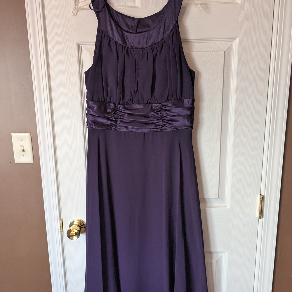 Plum Purple Chiffon Cocktail Dress Halter Neck Ruched Waist Knee-Length Gown